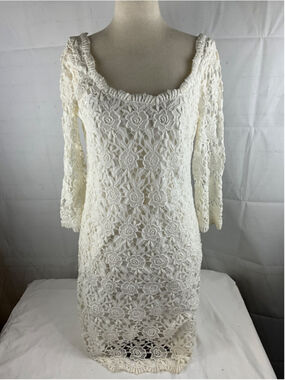 White House Black Market Lace Dress 3/4 Sleeve Scoop Neck Ivory Size 4 Used